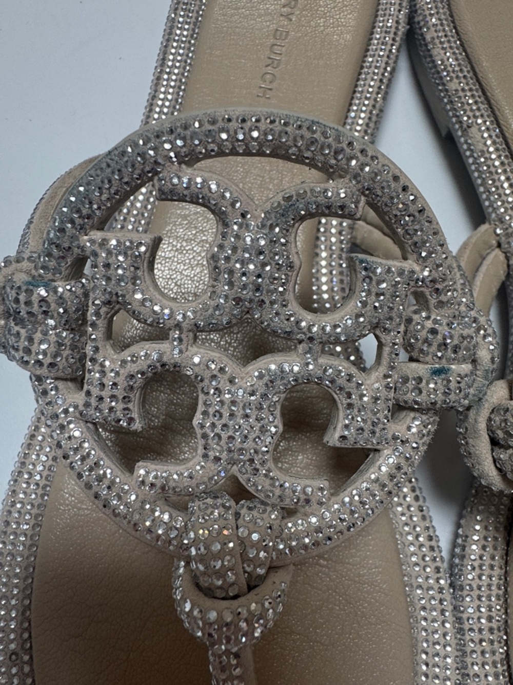 Tory Burch Miller Pavé Knotted Thong Sandals Stone Grey Size 8 - Picture 3 of 9